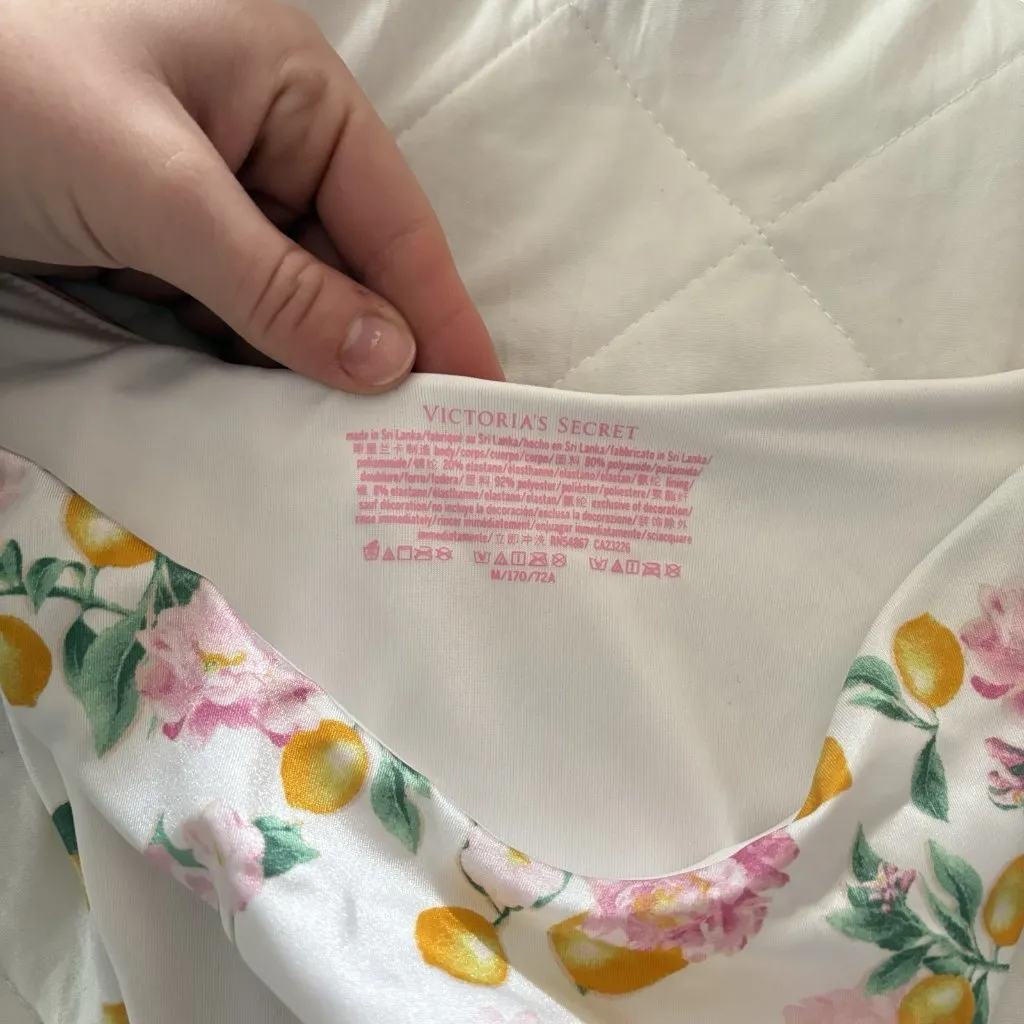 NWT Victoria’s Secret Bikini Bottom Womens Size Medium White Pink Floral Lemons - Image 2