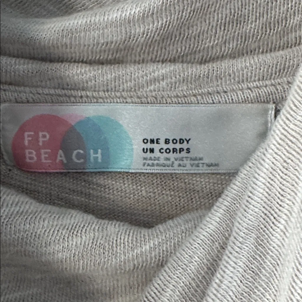 Free People FP Beach Women's Cocoon Cowl Neck Top Size M Based on Measurements - Image 3