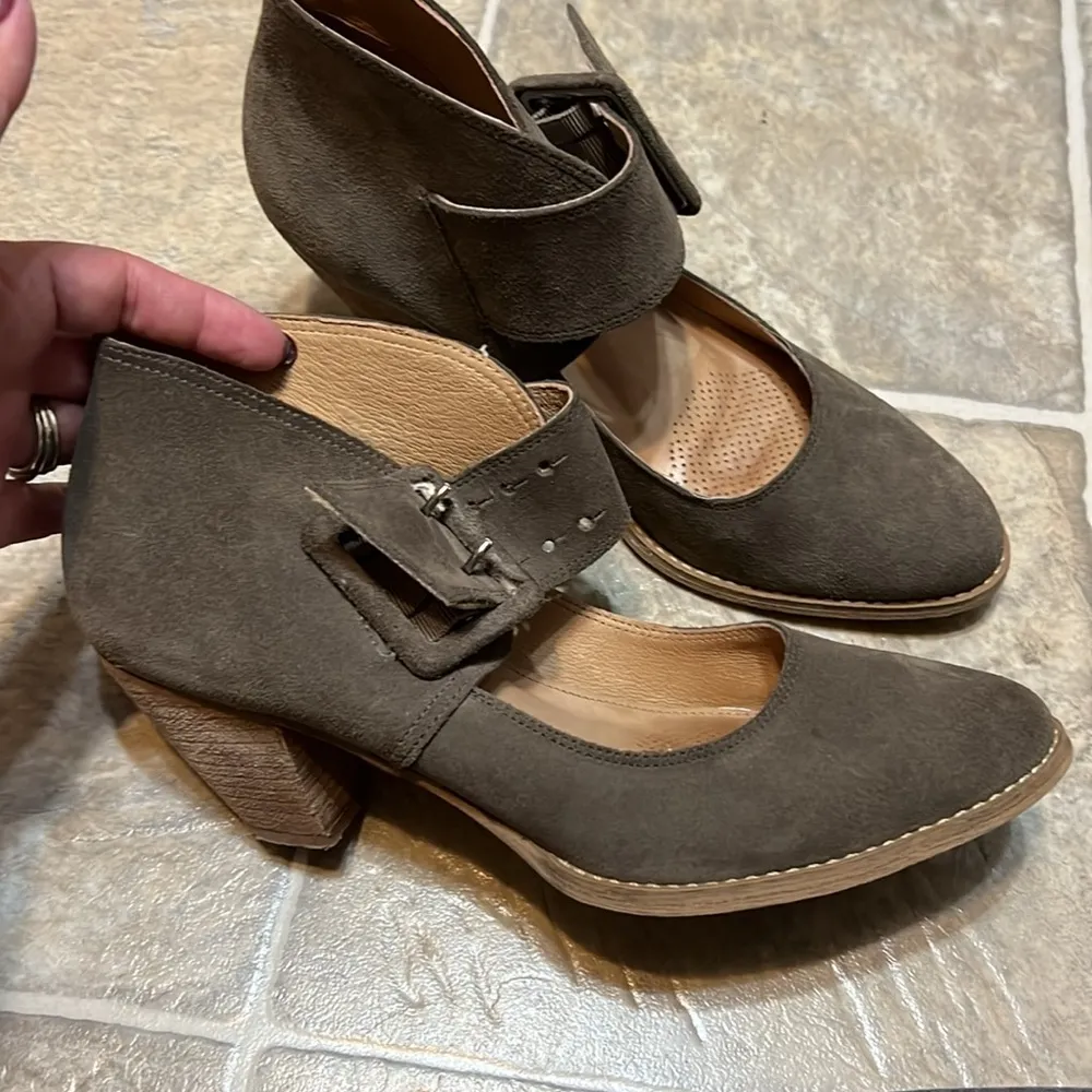 Corps Como size 8.5 heels - Image 4