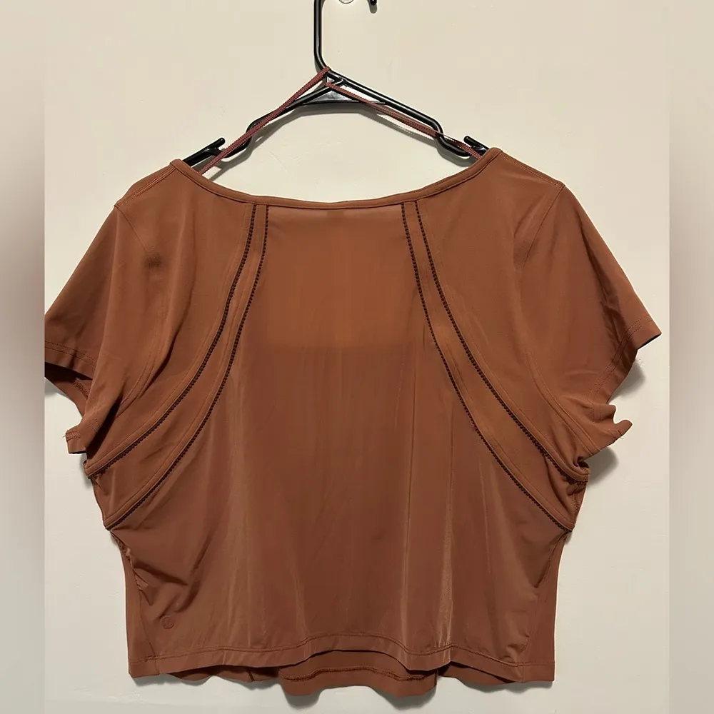 Lululemon Square Neck Mesh and Nulu Yoga T-Shirt Size 18 - Image 6