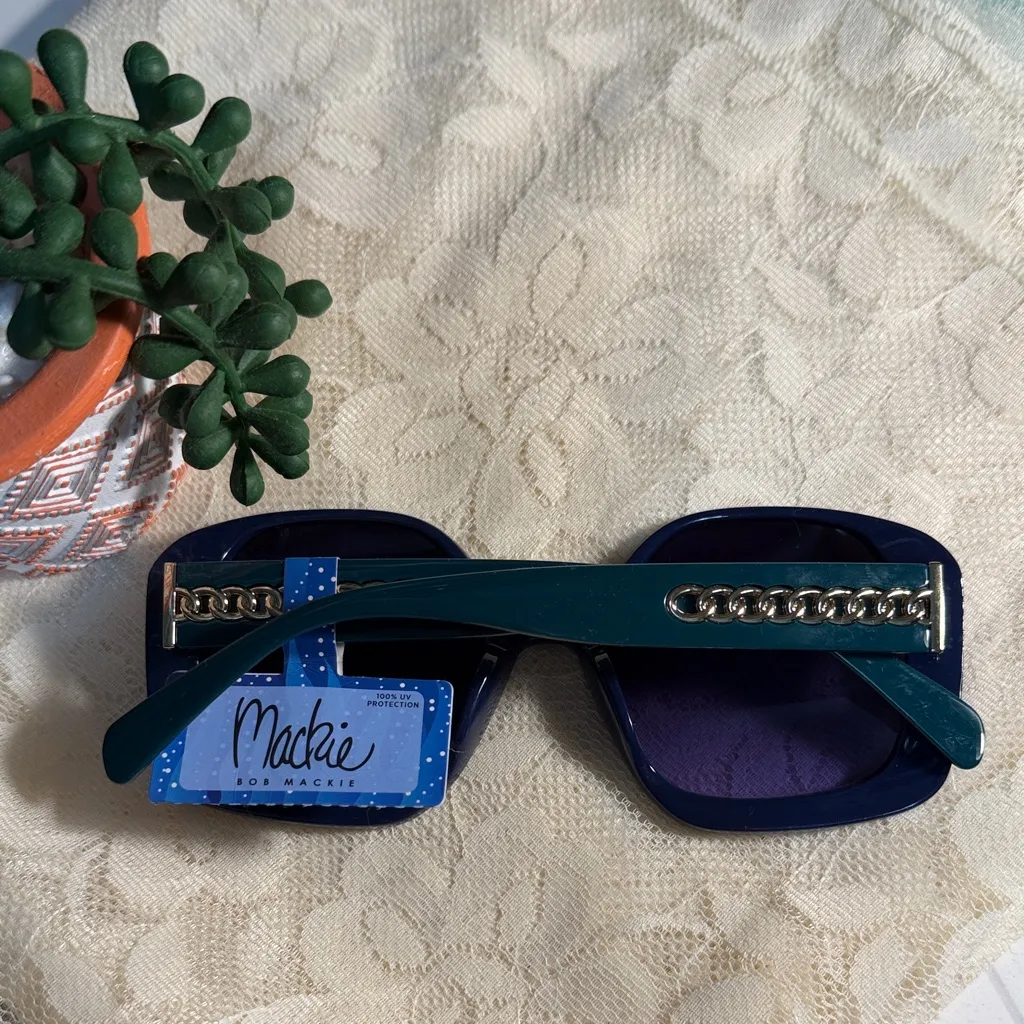 😎😎😎BOGOHO😎😎😎Mackie Navy/Green Oversized Sunglasses w/ Gold Accent - Image 7