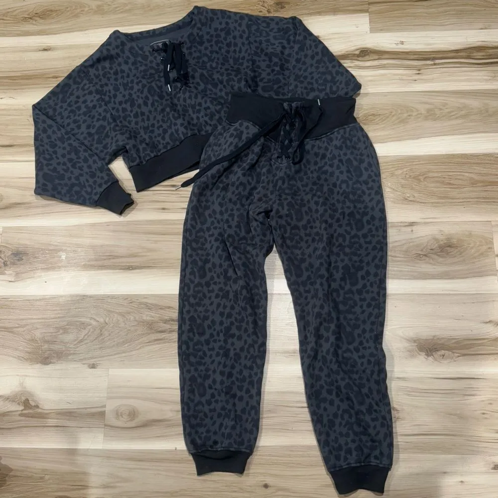 Victoria’s Secret Lace Up Sweatpants/Sweatshirt Set Women’s Small/Medium - Image 4