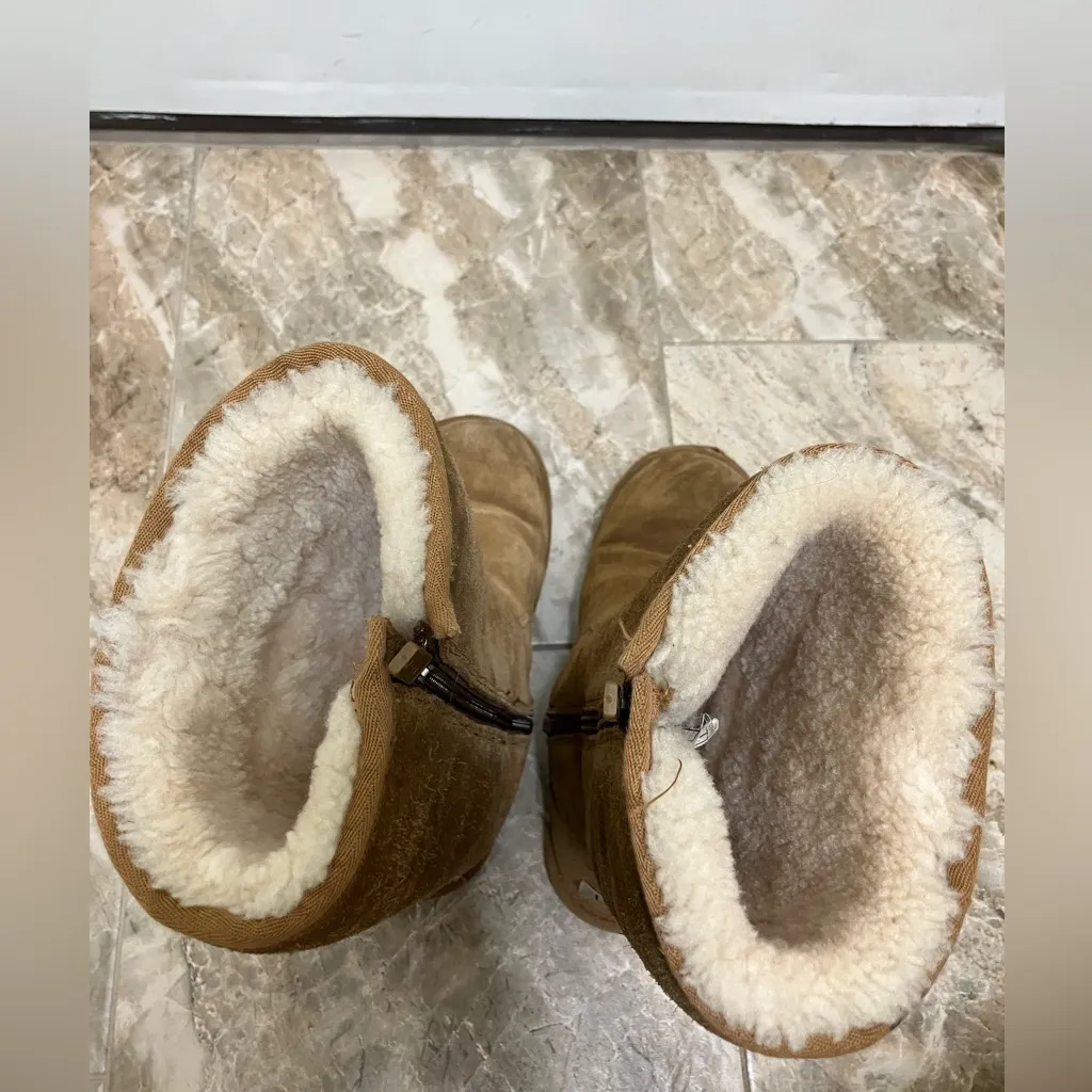 UGG Tall Retro Cargo Boots with Buckle and side pocket - Image 3