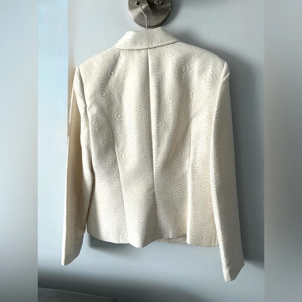 Dressy BLOOMINGDALE’S blazer 🌟🌟🌟 Size 14 - Image 4