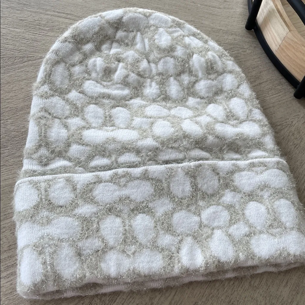 Coach Signature Logo Metallic Thread Beanie White - Image 4