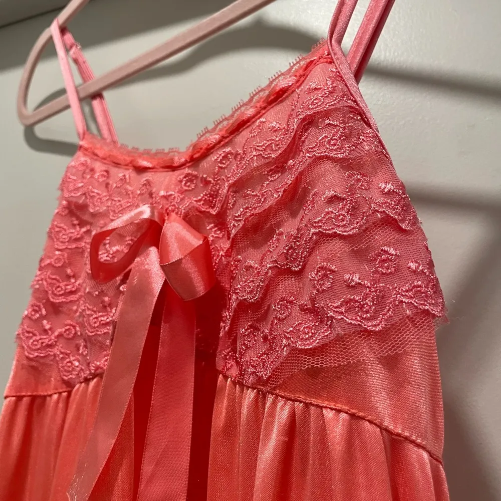 VTG Coquette Coral Pink Lace Spaghetti Strap Cami Slip Dress Nightgown With Bow - Image 9