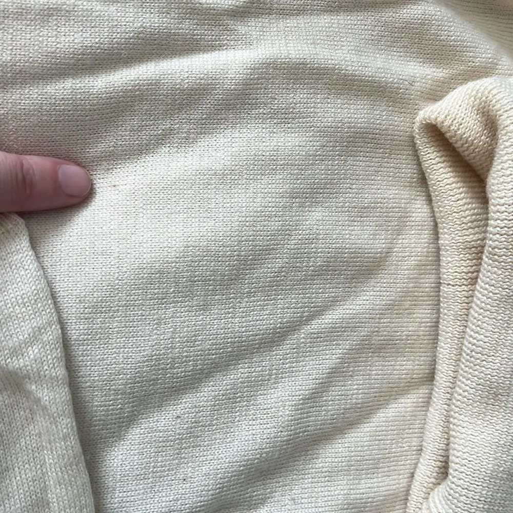 LL Bean Ivory Classic Turtleneck Wool Sweater Size Medium * Flaw - Image 8