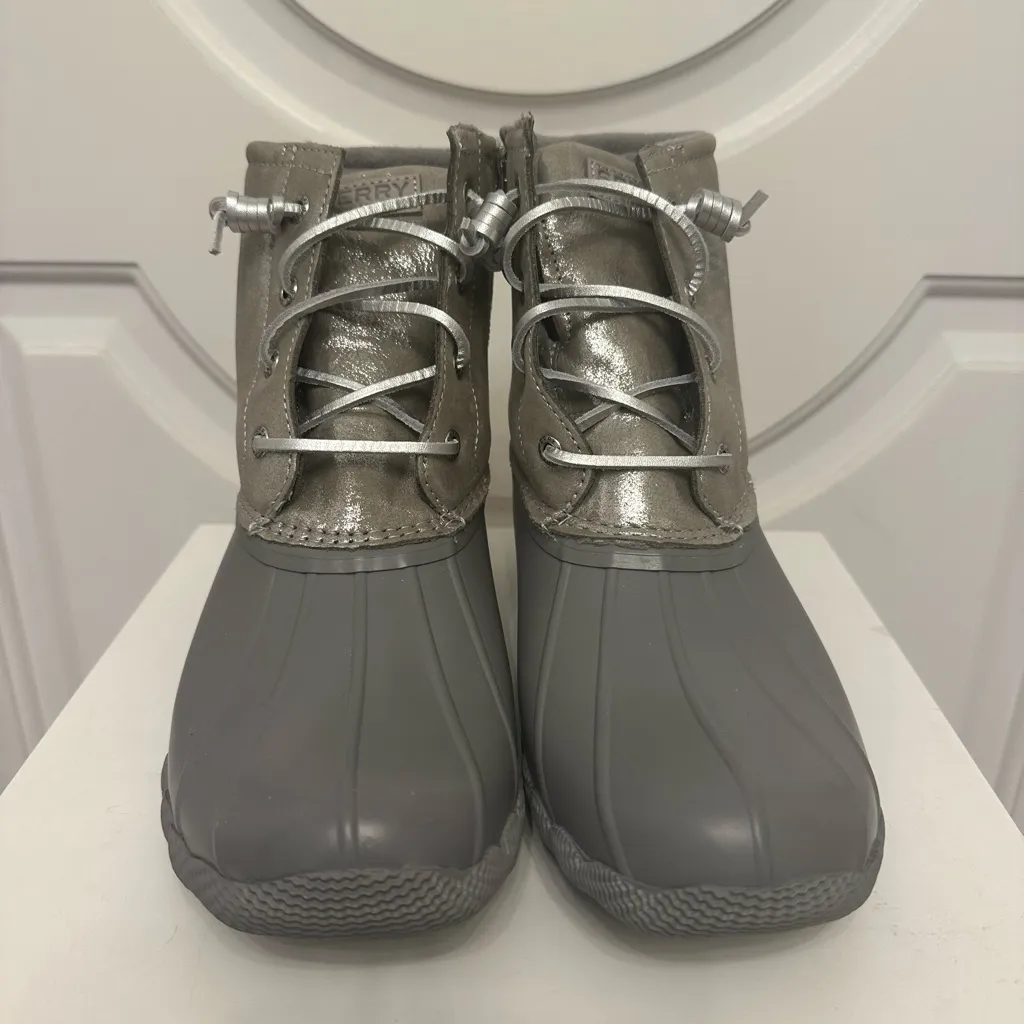 Sperry Saltwater Waterproof Metallic Leather Duck Rain Boots Silver Gray NEW - Image 5