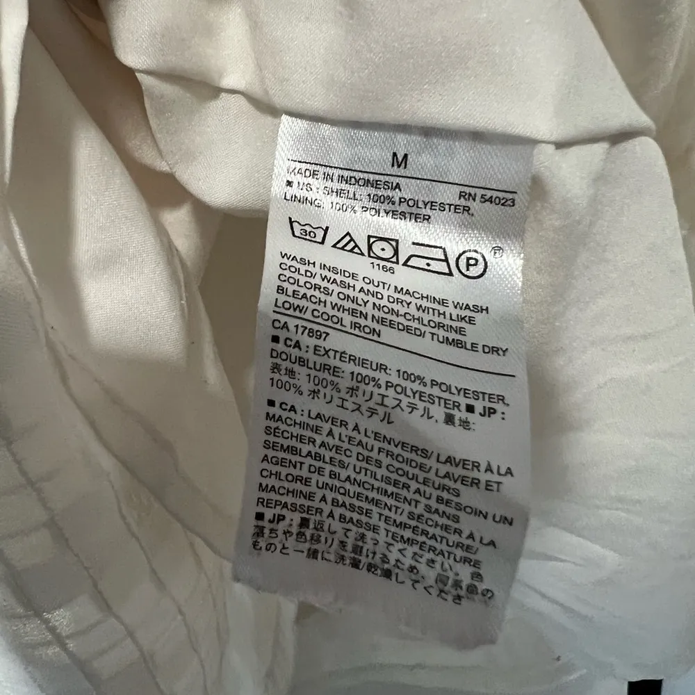 Banana Republic textured shirt - Image 3