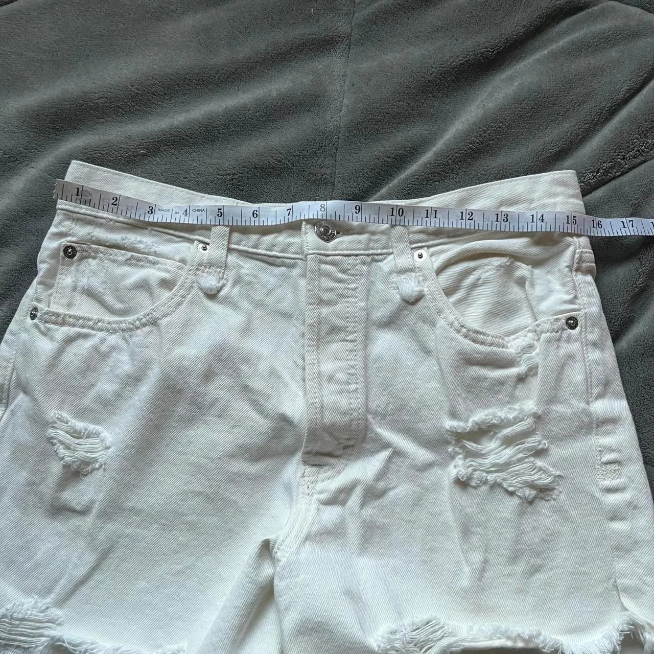 Free People We The Free white high rise distressed denim cutoff shorts size 28 - Image 7
