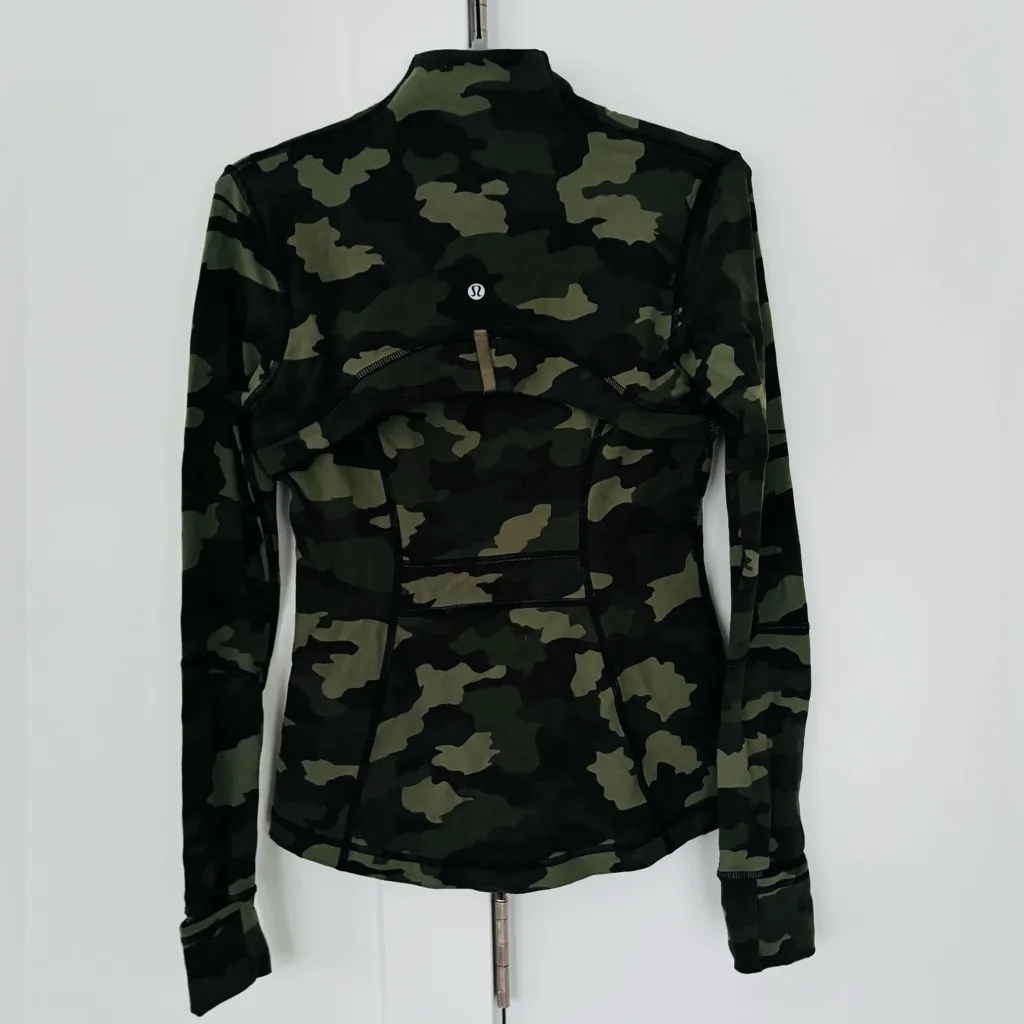 Lululemon Define Jacket Luon fabric green camo size 6 - Image 6