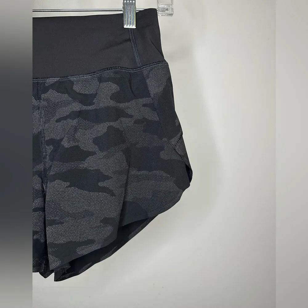 Athleta Run With It Reflective Printed 3.5” Shorts XXS Black Camo Hiking Sporty - Image 5