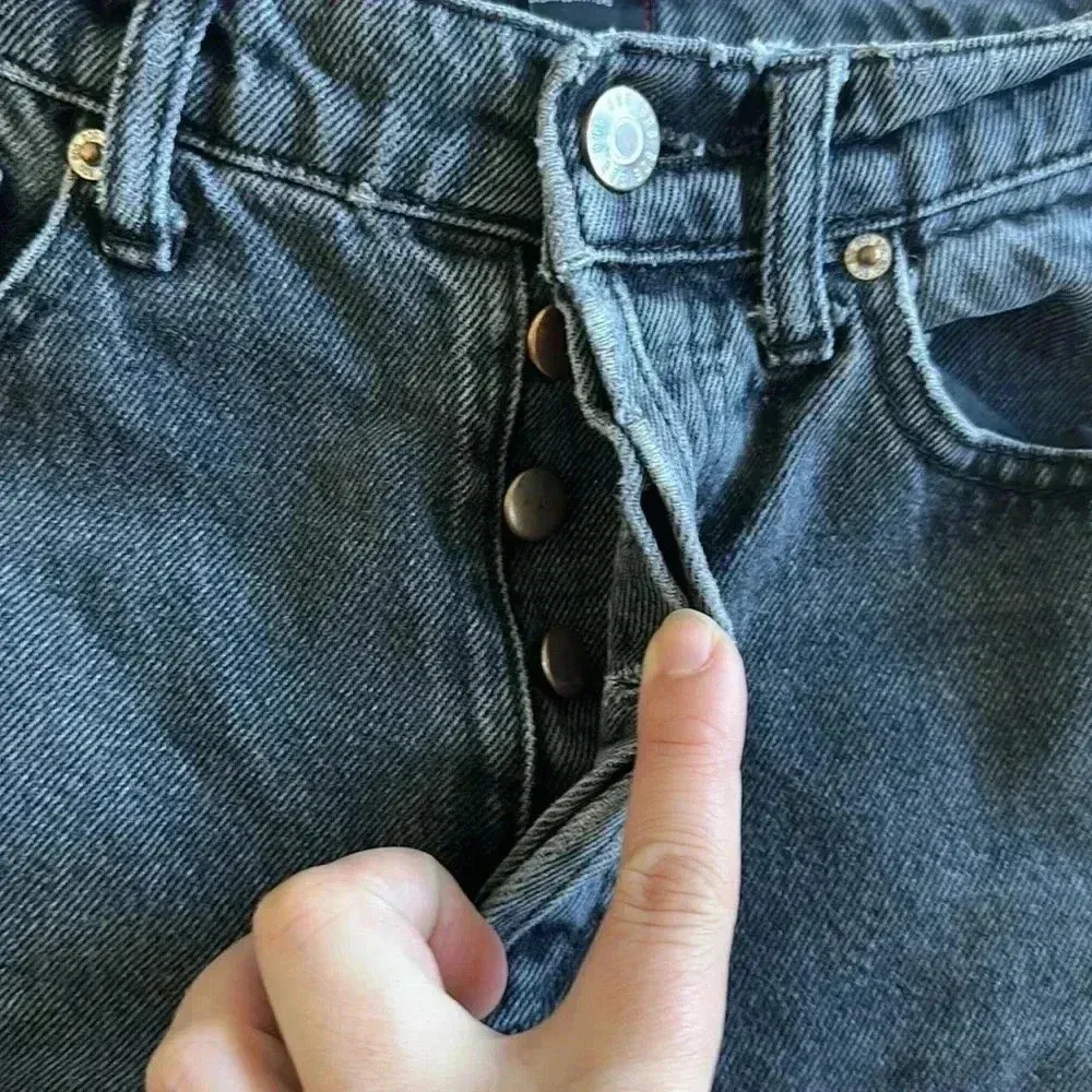 Urban Outfitters BDG Relaxed Straight Mid Rise Black Wash Jeans Sz 26 - Image 3