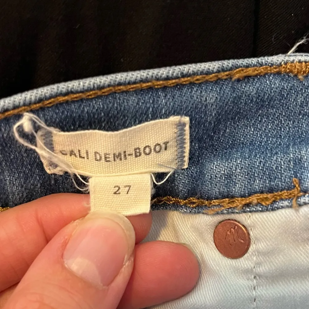 Madewell Cali Demi-Boot Jeans in Bess Wash: Button-Front Edition Size 27 - Image 15