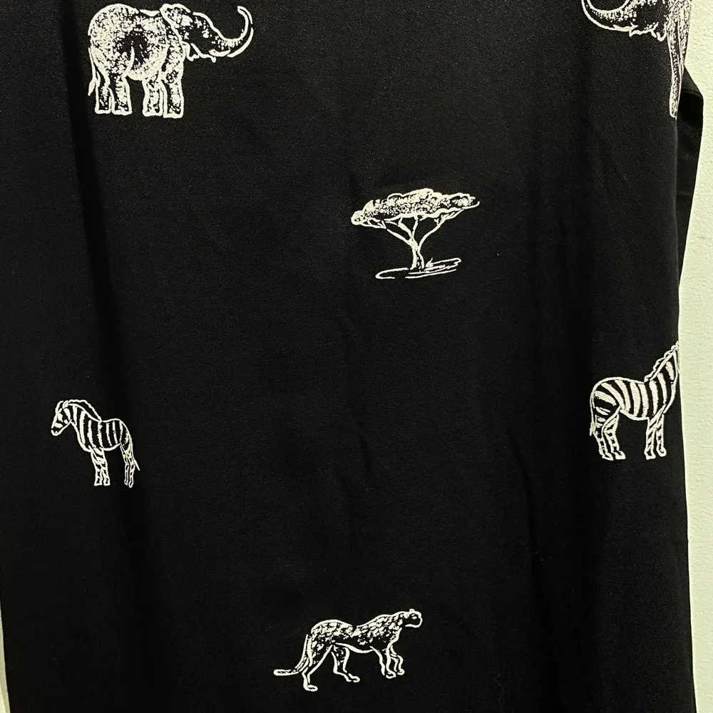 Vintage Connie Choi Women's Black Safari Animals Sleeveless Shift Dress Size S - Image 4