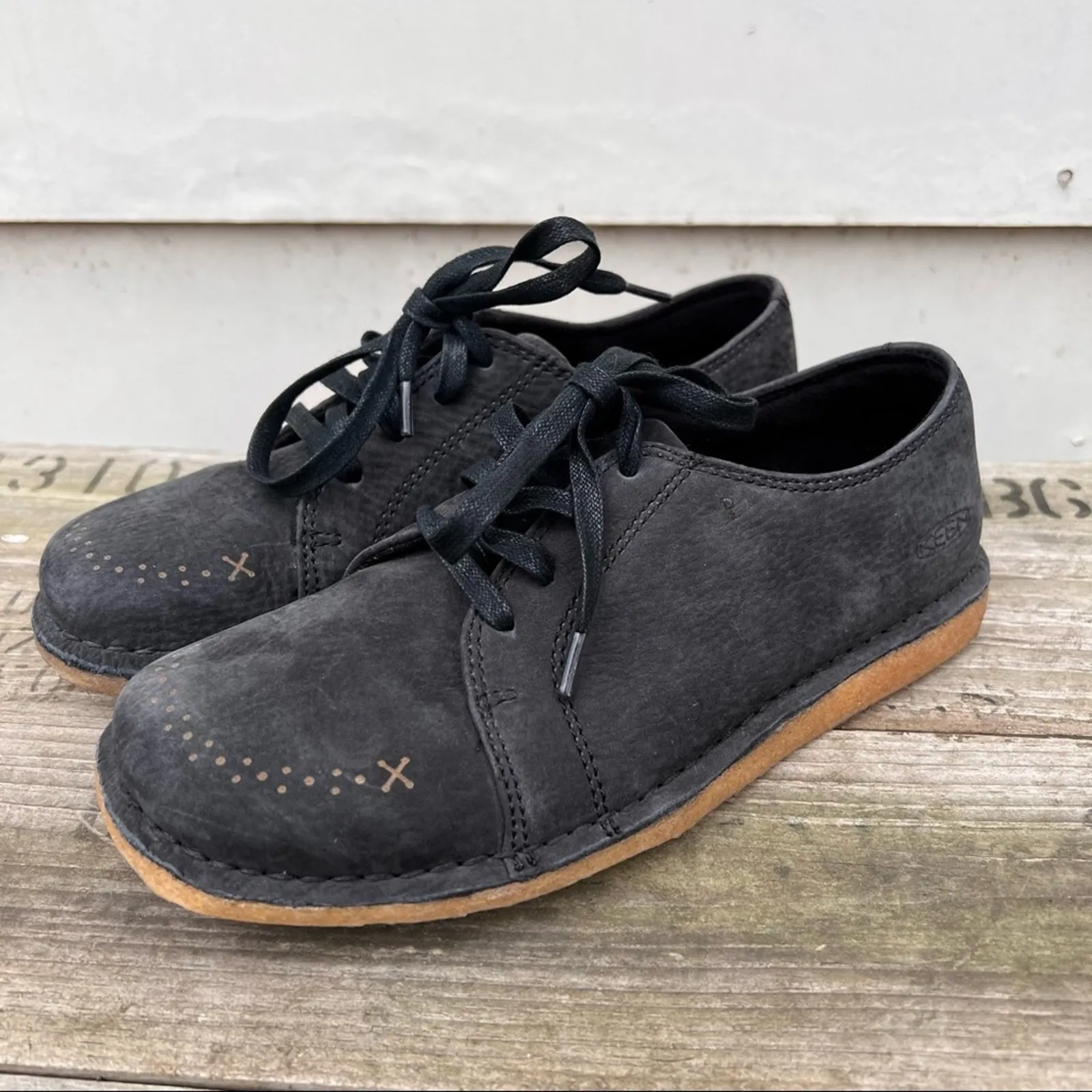 KEEN Charcoal Black Suede Sierra Lace Up Oxfords Size 6 Style 1009330 - Image 3