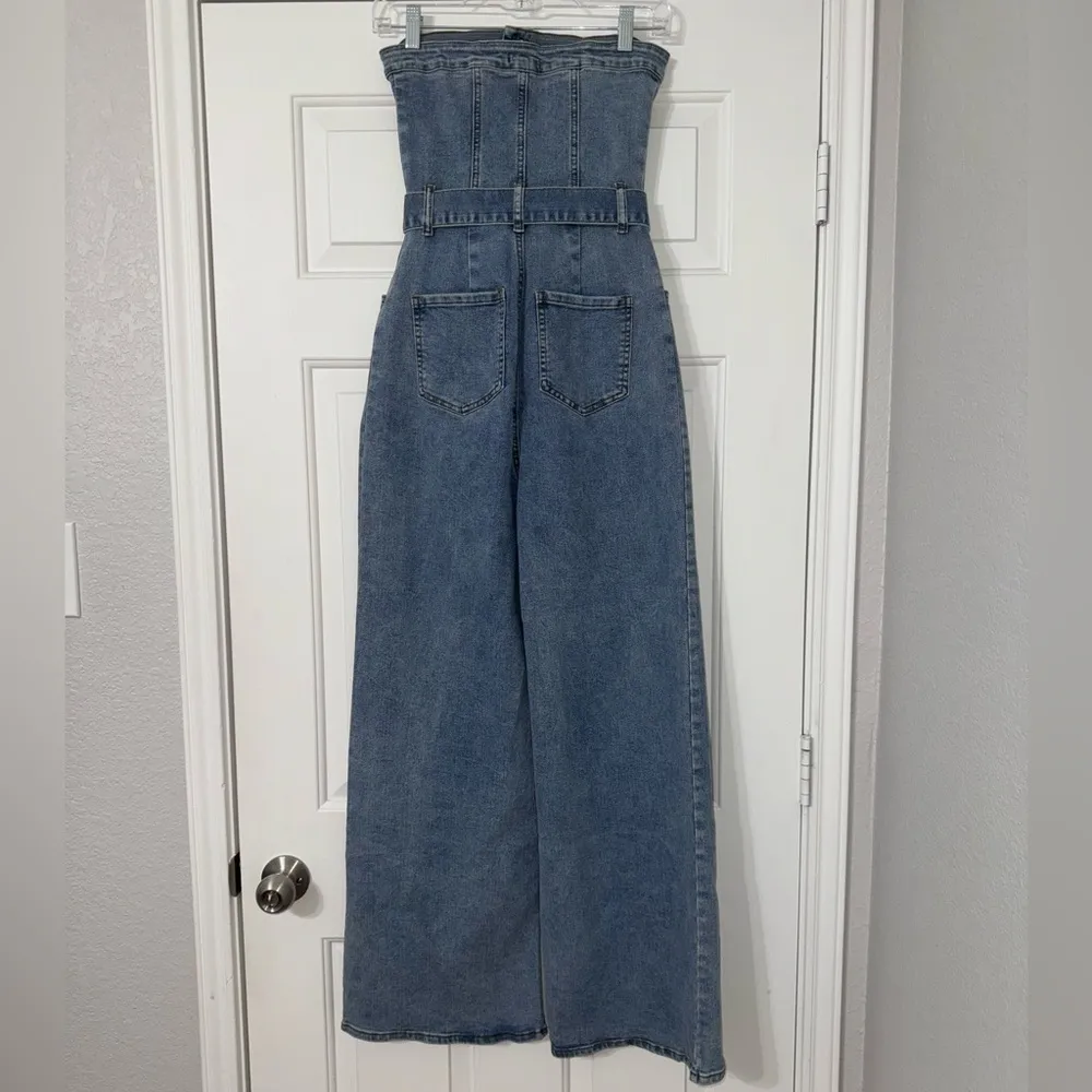 These Three  Needii NWOT Strapless Denim wide leg Jumpsuit SIZE SMALL - Image 3