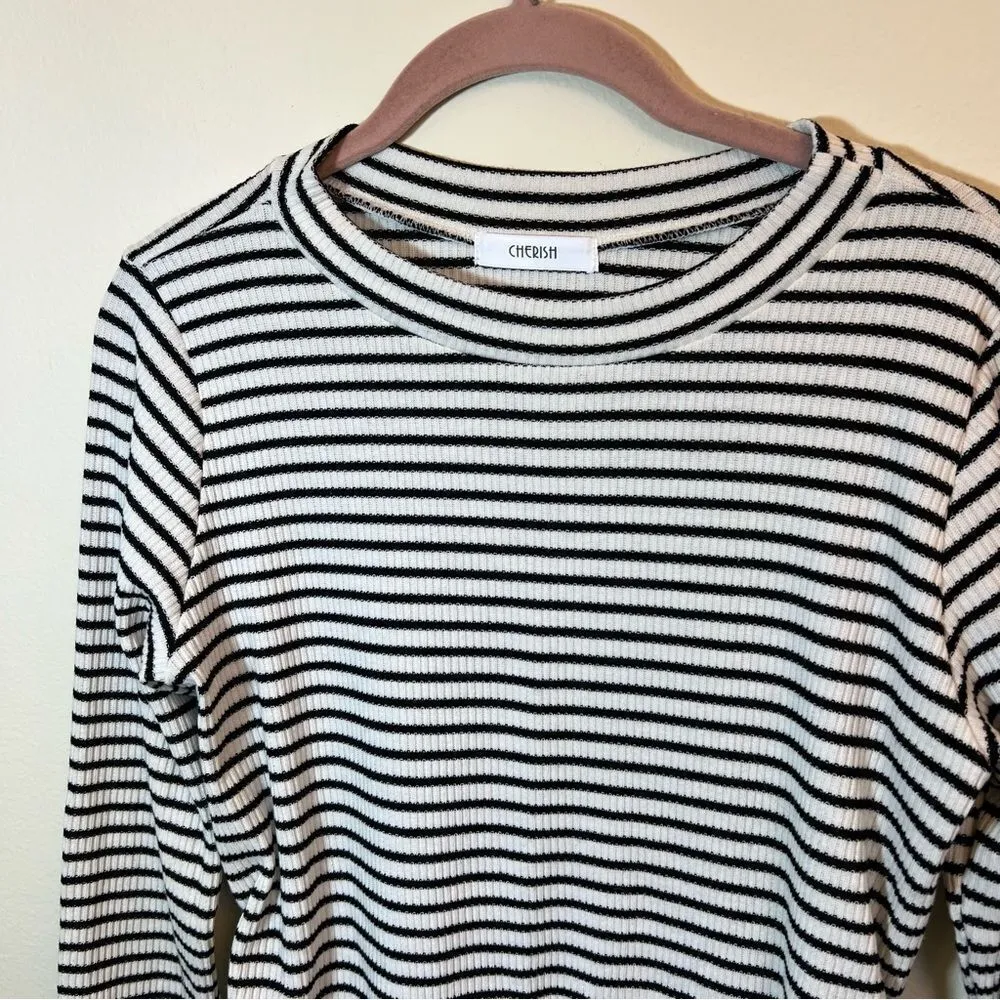 ✨ Cherish Women’s Black & White Striped Long Sleeve Cinches Small - Image 2