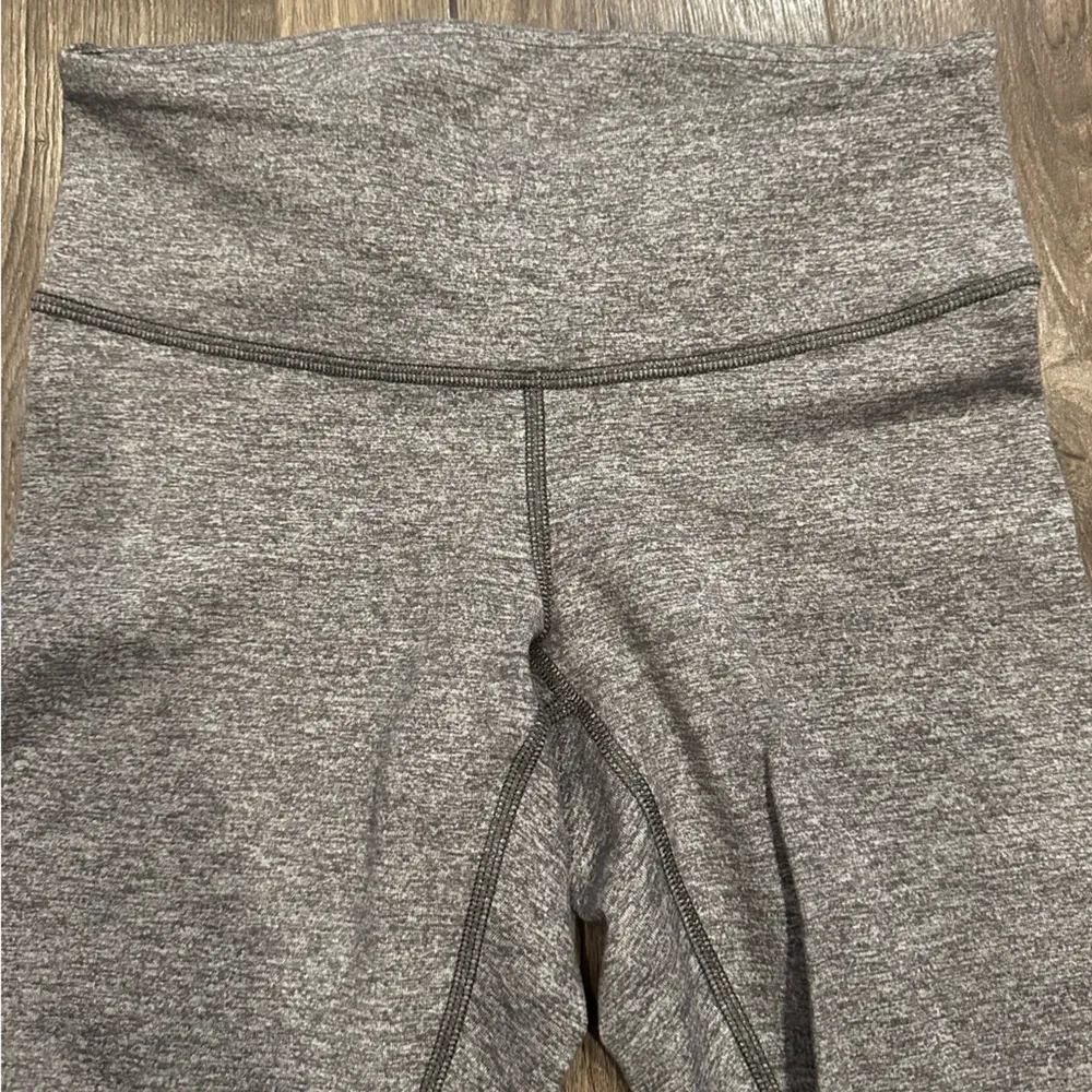 Lululemon Wunder Under Crop Leggings Heathered Slate Gray Mid Rise Size 4 Yoga - Image 3