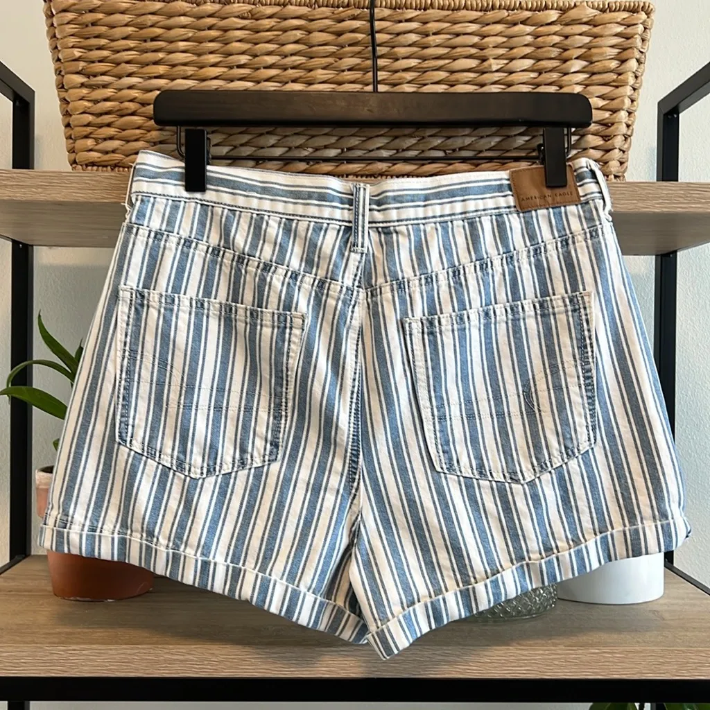 American Eagle 100% Cotton High Rise Pinstripe Striped Mom Short Blue White, 8 - Image 4