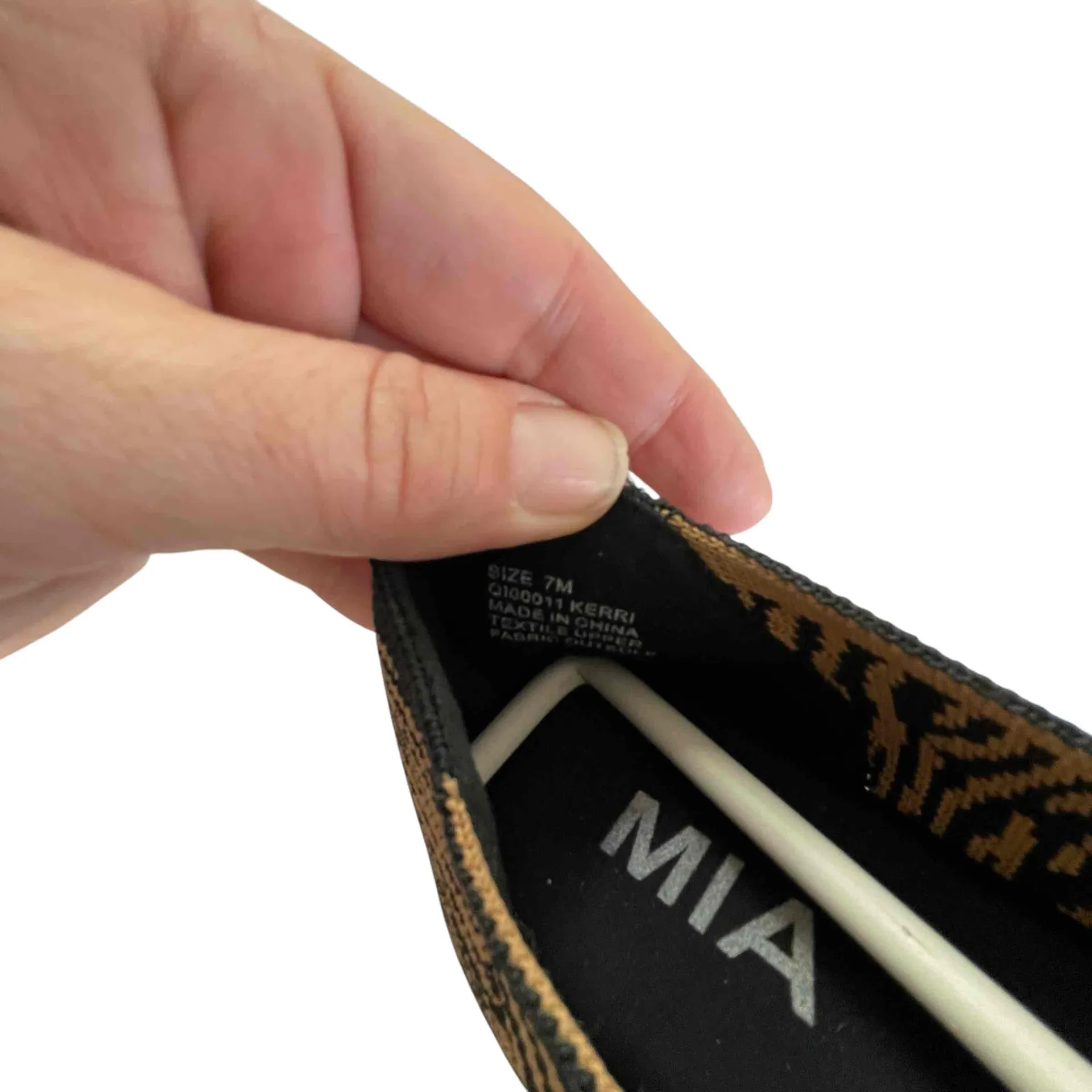 NWT MIA Womens Black Tan‎ Slip-On Animal Print Flats Size 7 - Image 5