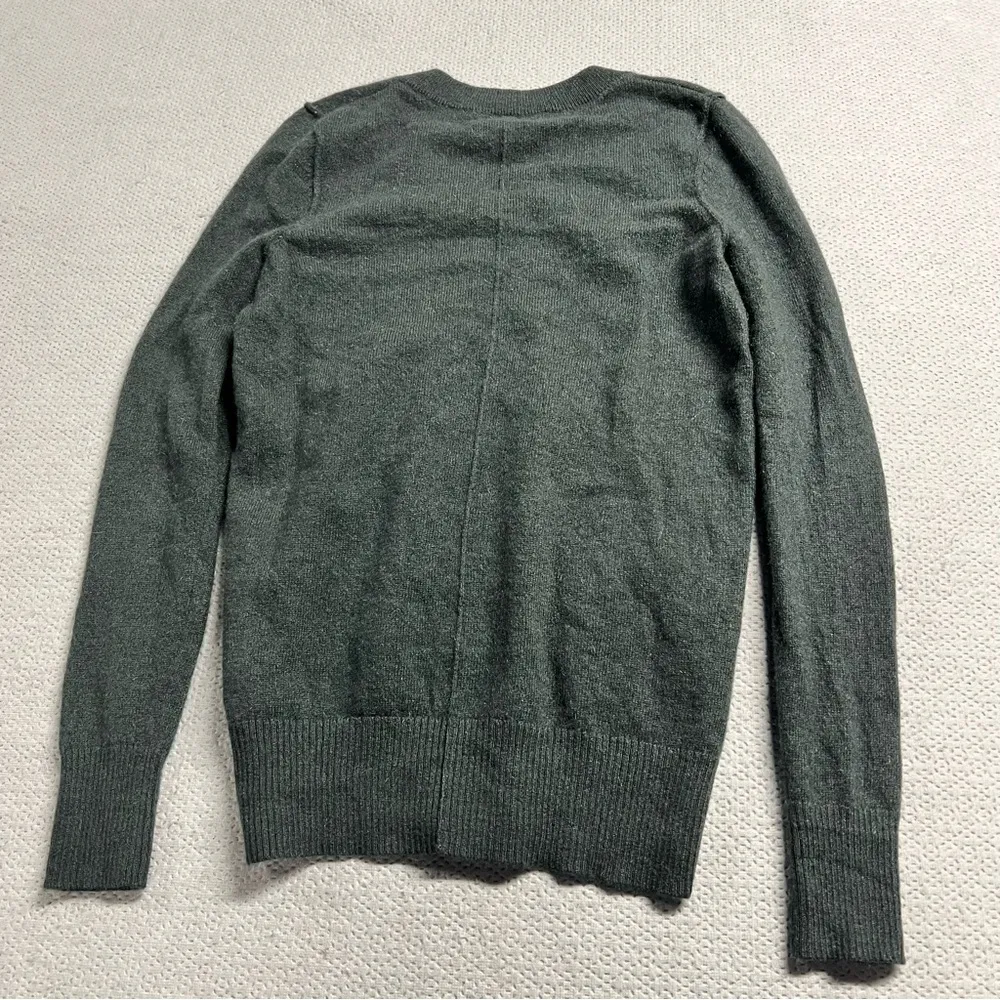 Aqua Dark Gray V Neck 100% Cashmere Sweater Size XSmall EUC - Image 4