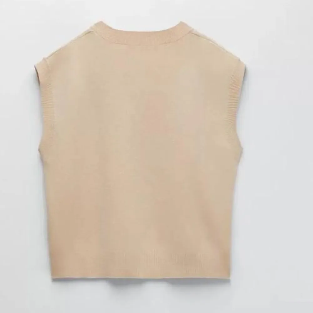 NWT ZARA OVERSIZED SUPER SOFT KNIT VEST BEIGE SMALL - Image 4