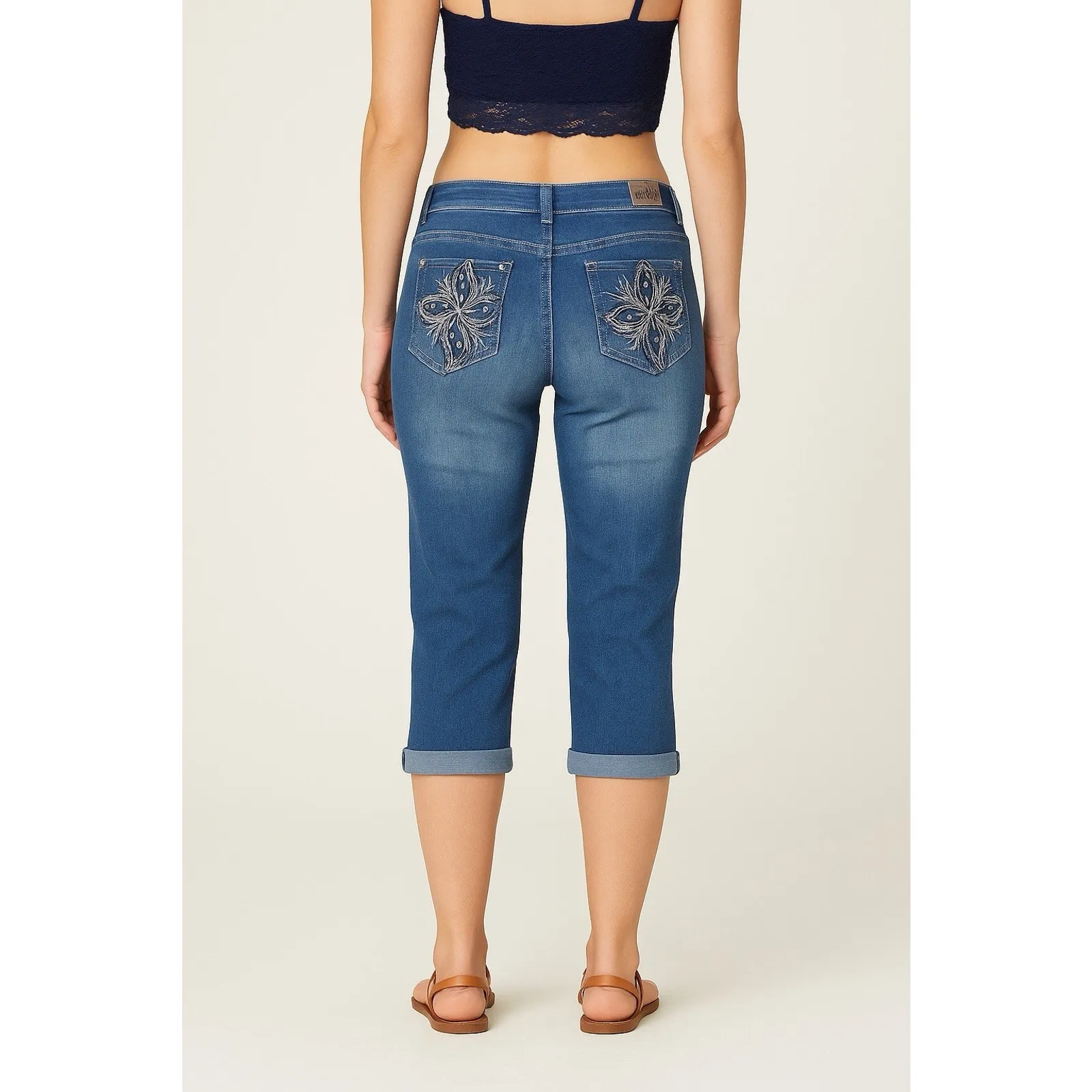 Love Indigo Jean Women's Size 6 Cuffed Capri Stretch Denim Bling Embroidery Pock - Image 2