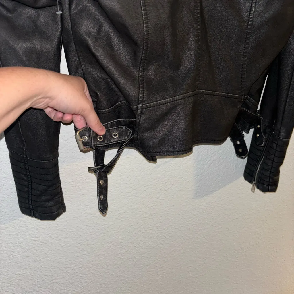 Altard State Medium Faux‎ Leather Moto Jacket – Chic & Versatile - Image 9