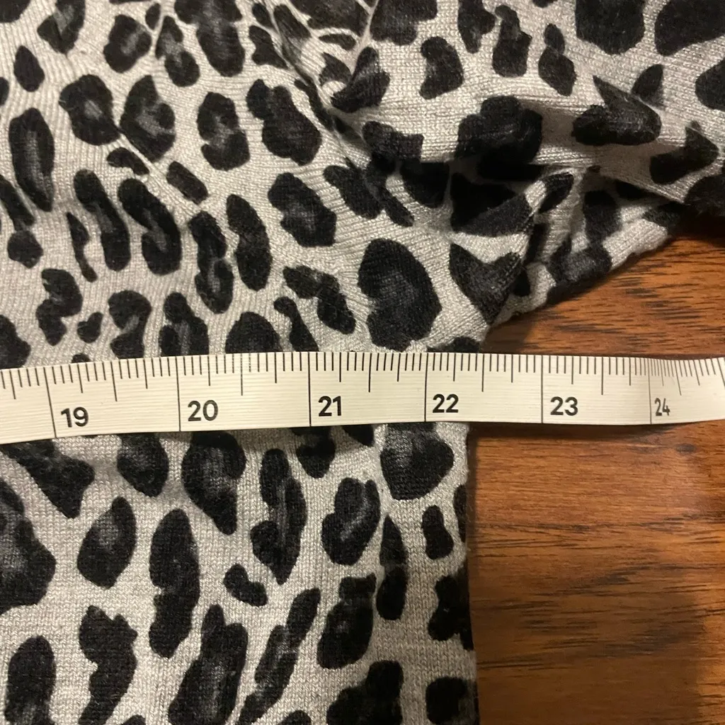 Lane Bryant Black and White Animal Print Sweater Size 18/20 - Image 6