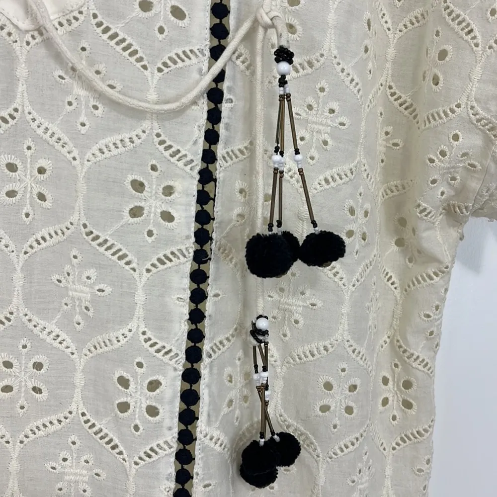 💕 Hemant & Nandita XS White and Black Eyelet Lace Tunic with Tassels - Image 8