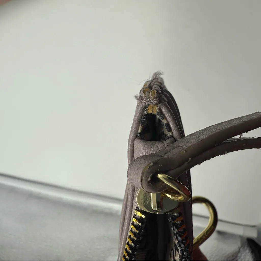 Juicy Couture Tan  Card Holder with Gold Heart Charm. - Image 8