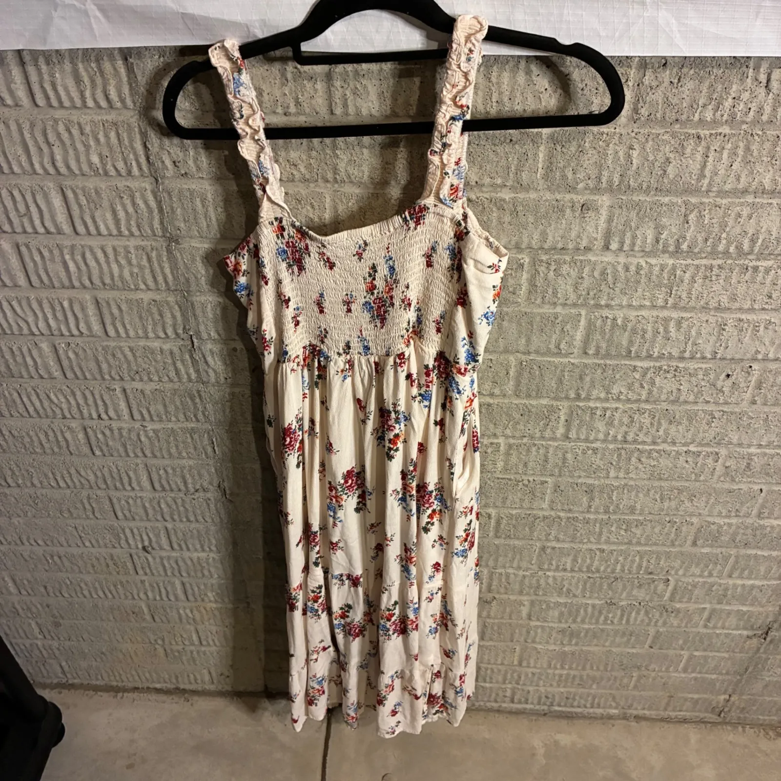 Seraphine Nursing and Maternity Floral Maxi Dress Ruffle Straps Smocked Bodice 8 White Size undefined - Image 4