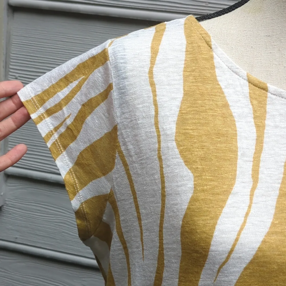 Tahari Linen Tiger Print Cap Sleeve Top - Image 2