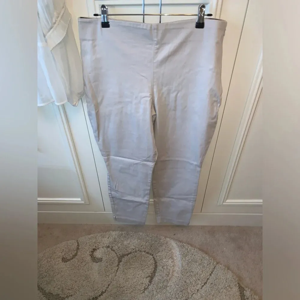 Set H&M ivory films sheer top & Old Navy khaki side zip chinos‎ - Image 8