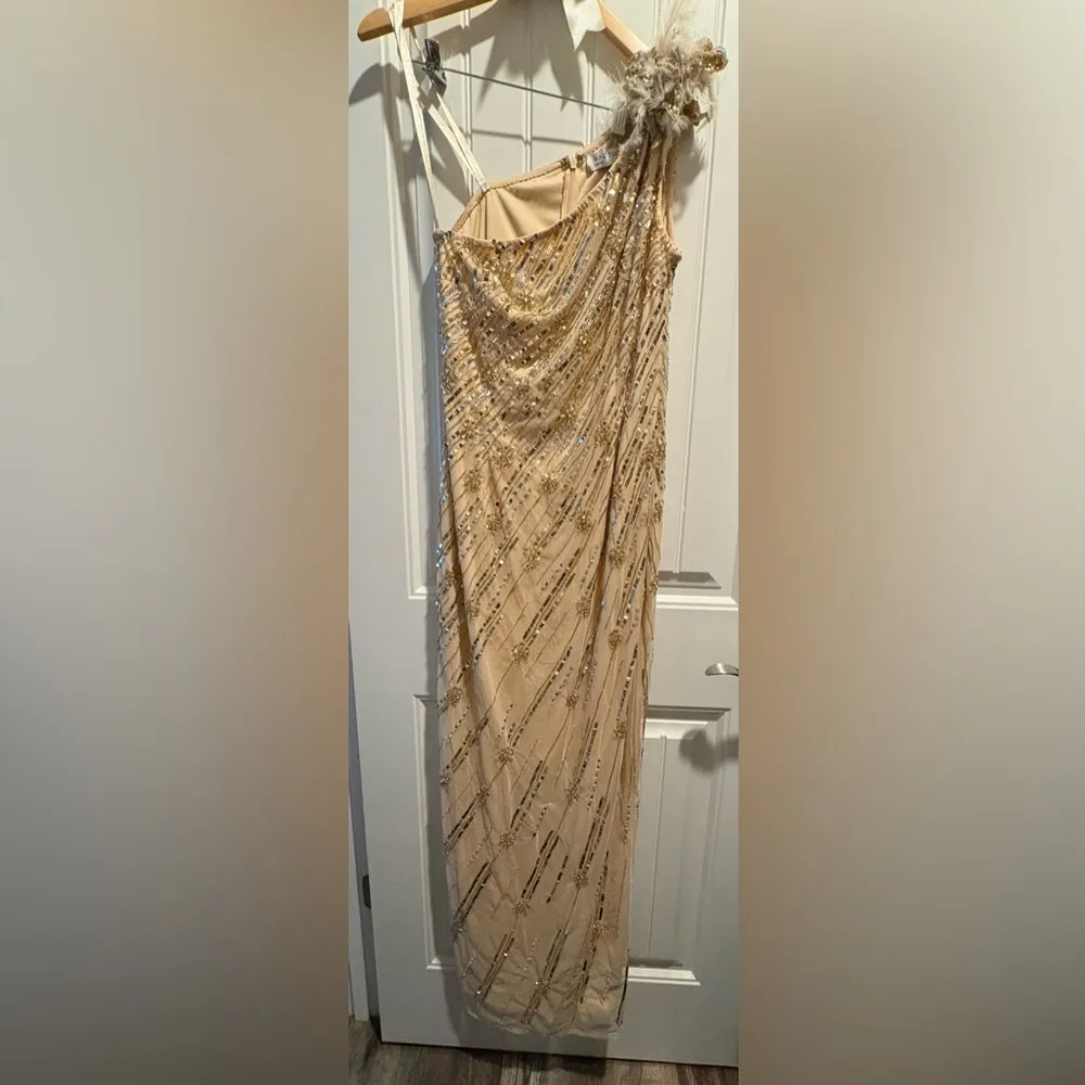 Mac Duggal Embellished Floral Detail One Shoulder Gown Size 10 - Image 5