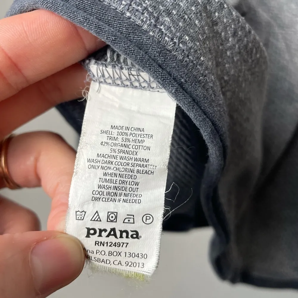 prAna Robyn Vivid Viola V-Neck Long Sleeve Top in Heather Gray Size M - Image 10