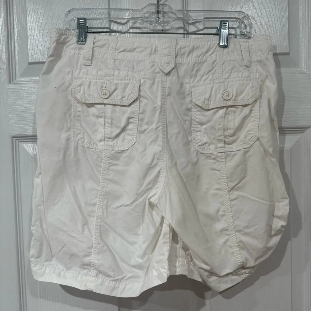 🎄St. John's Bay Classic White Shorts - Image 3