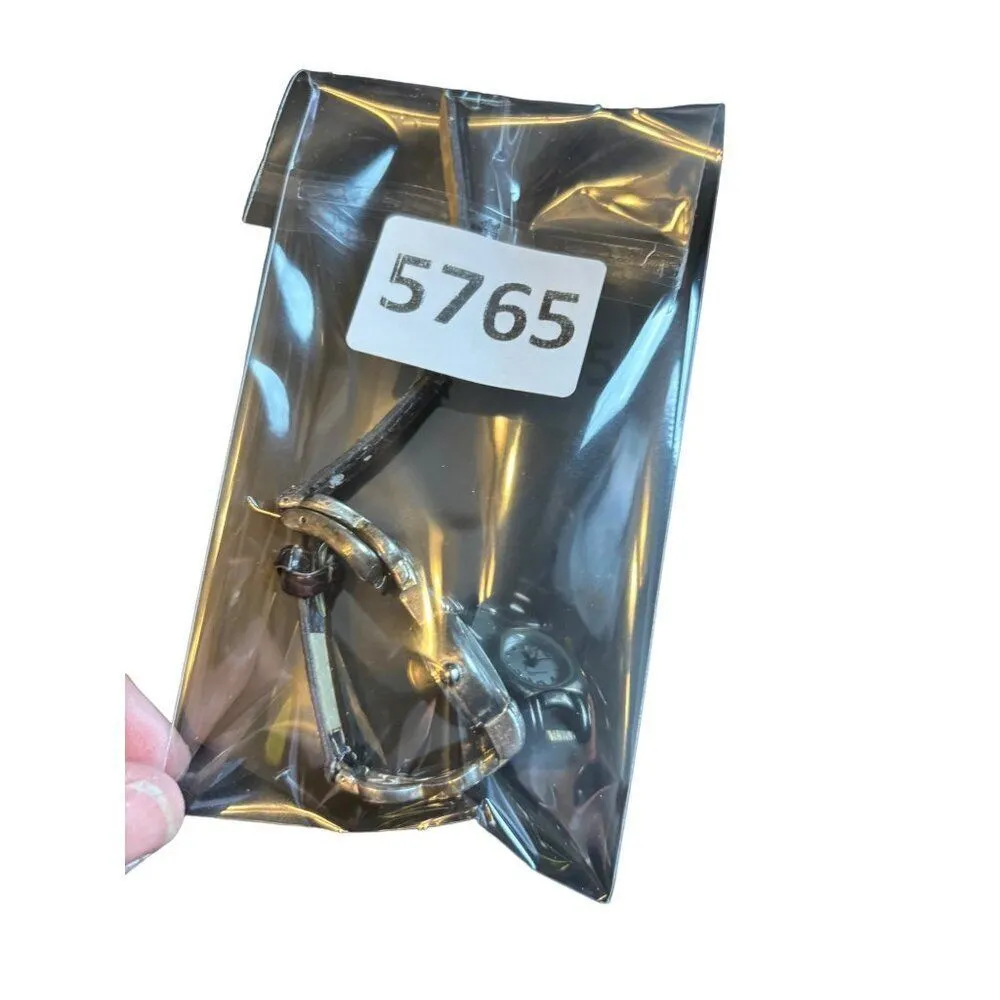 Vintage Geneva Women's Gold Watch With Intricate Band - Image 11