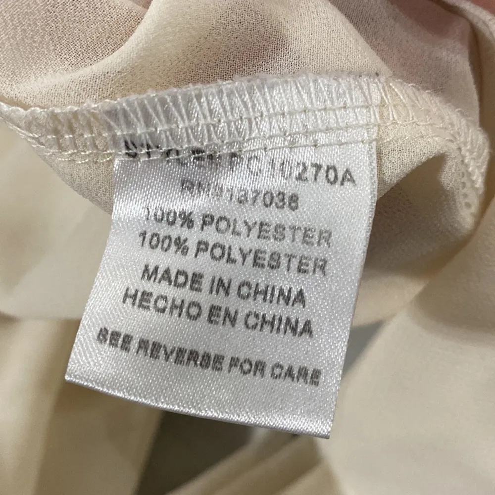 Paper Crane sheer crepe popover blouse with lace neckline and sleeve inset sz S - Image 10