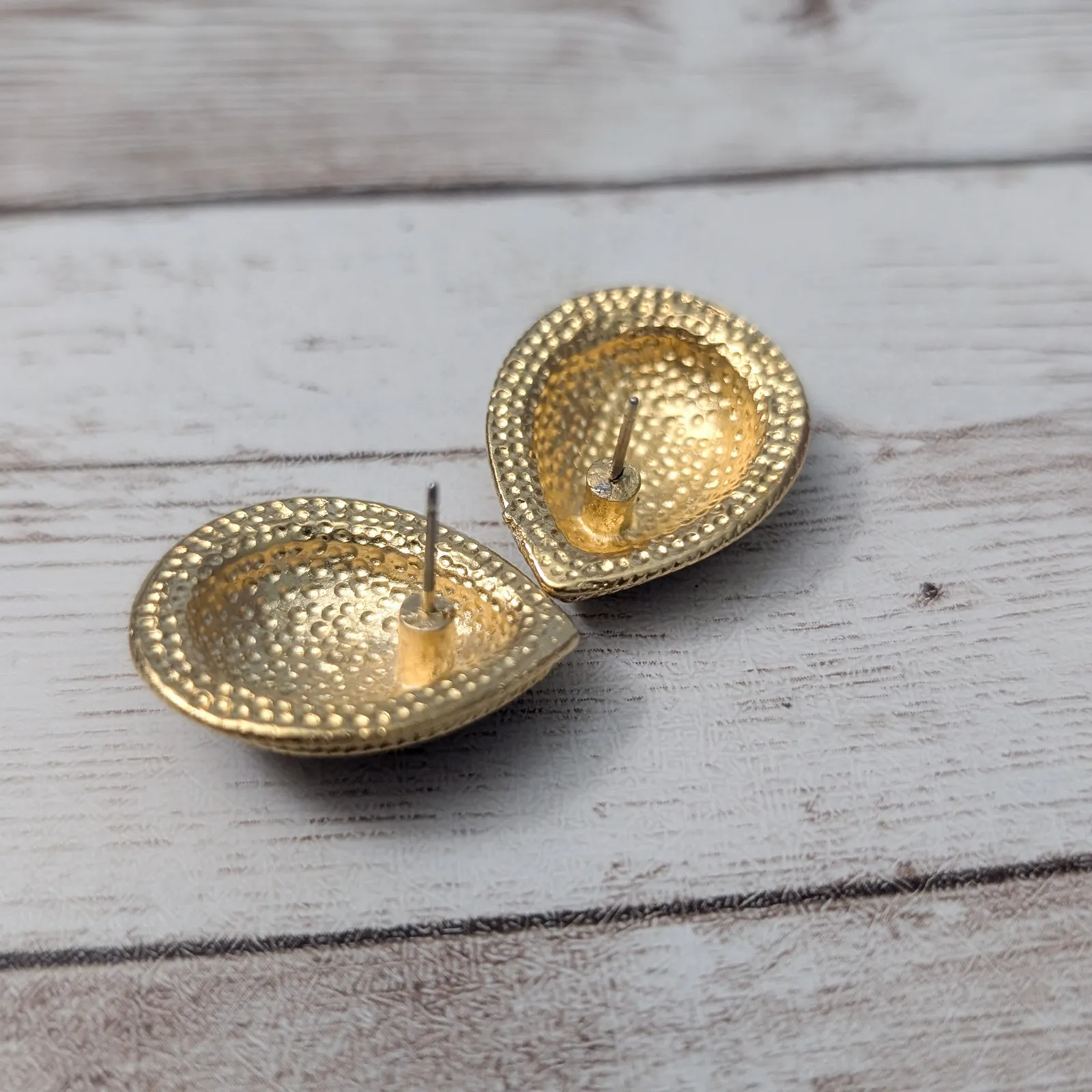 Vintage Stud Earrings For Pierced Ears Teardrop Shape - Image 6