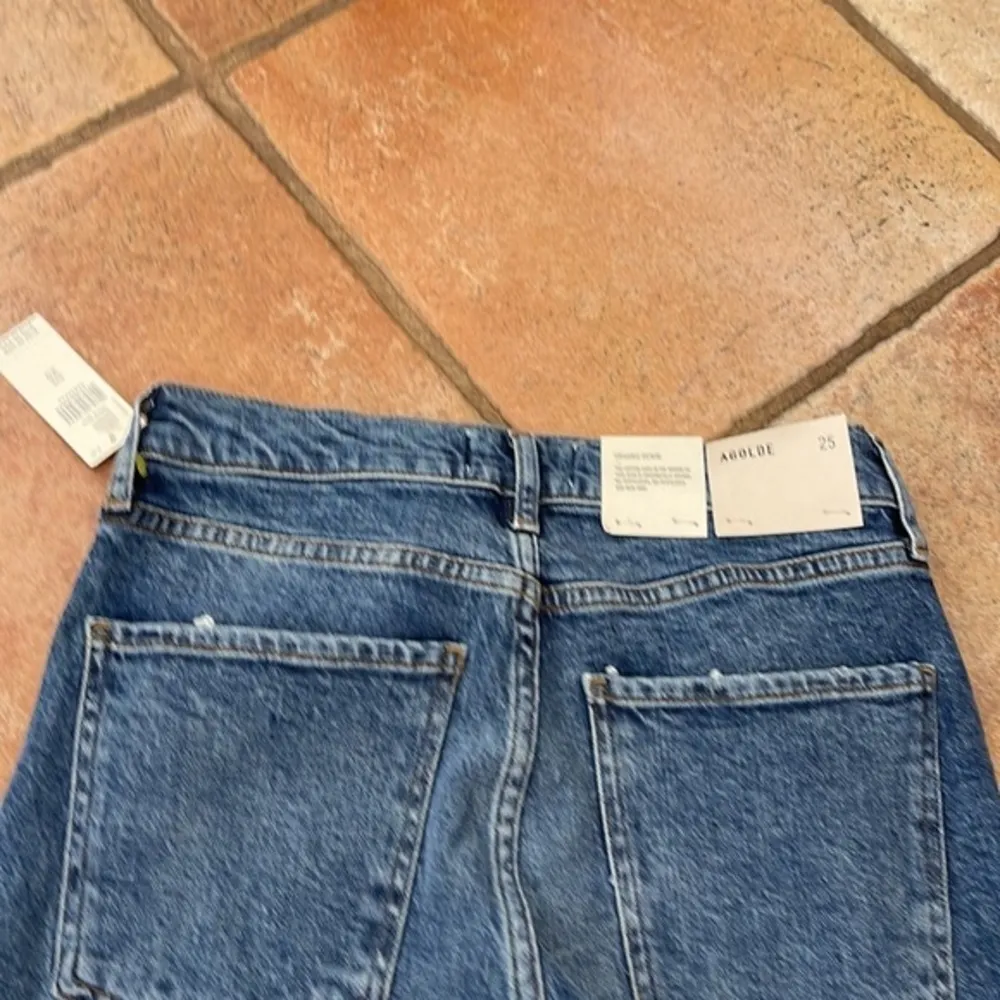 AGOLDE TONI MID RISE STRAIGHT JEANS - Image 6