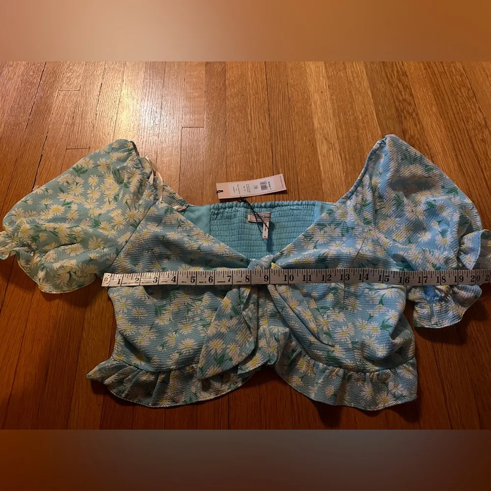 BCBGeneration Retro Flower Crop Top, Size M, NWT - Image 3