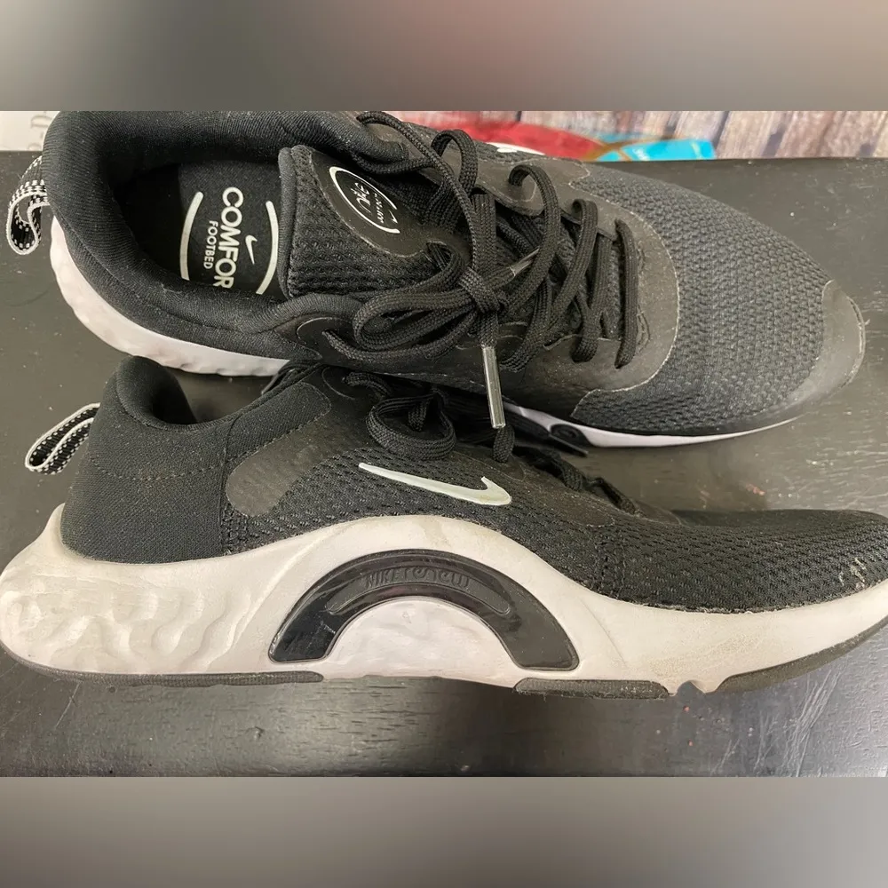 Nike renew In a Eason TR11 women’s sz 6.5 euc - Image 2