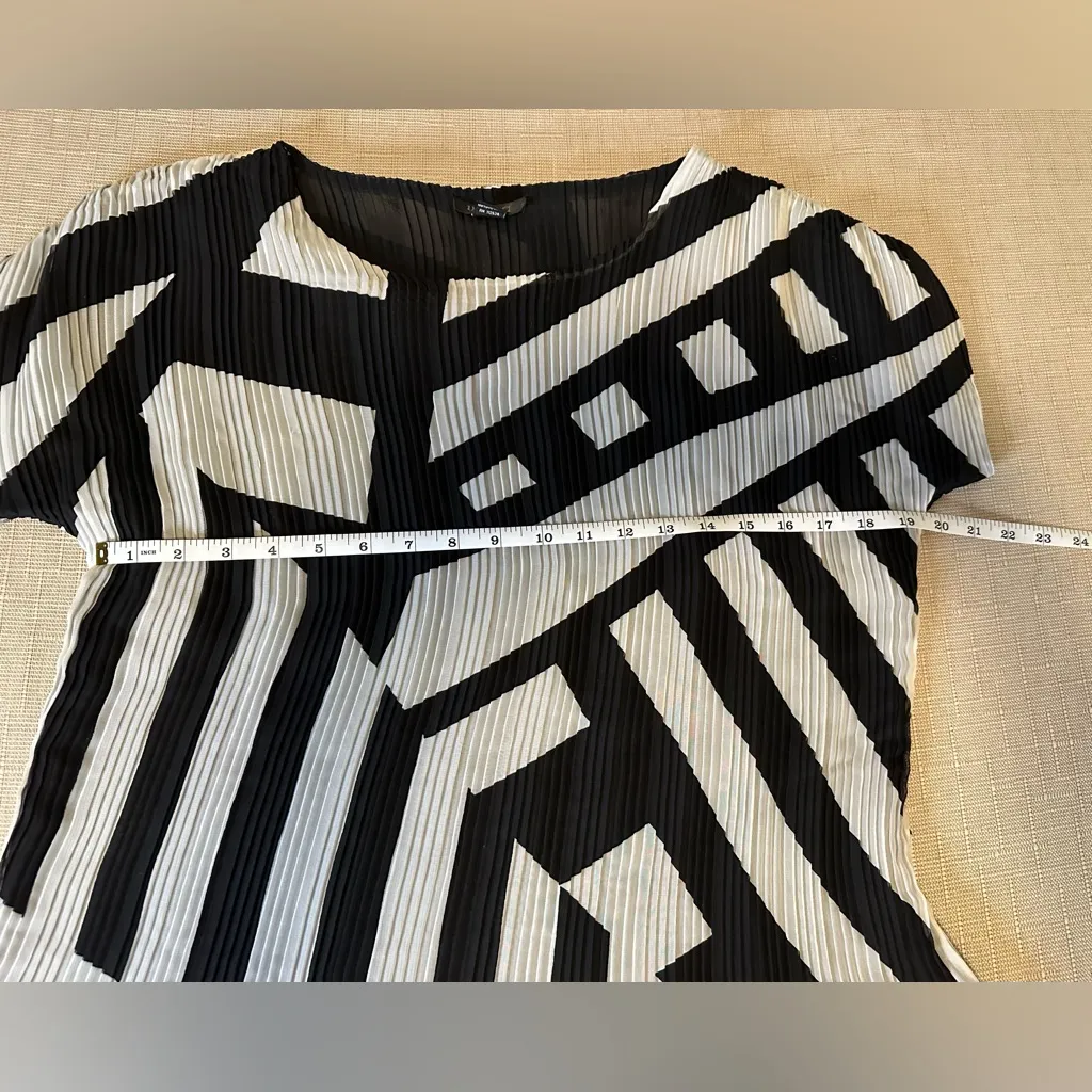 VEECA Size XL Black White Abstract Print Sheer Pleated Crinkle Layered Dress - Image 2