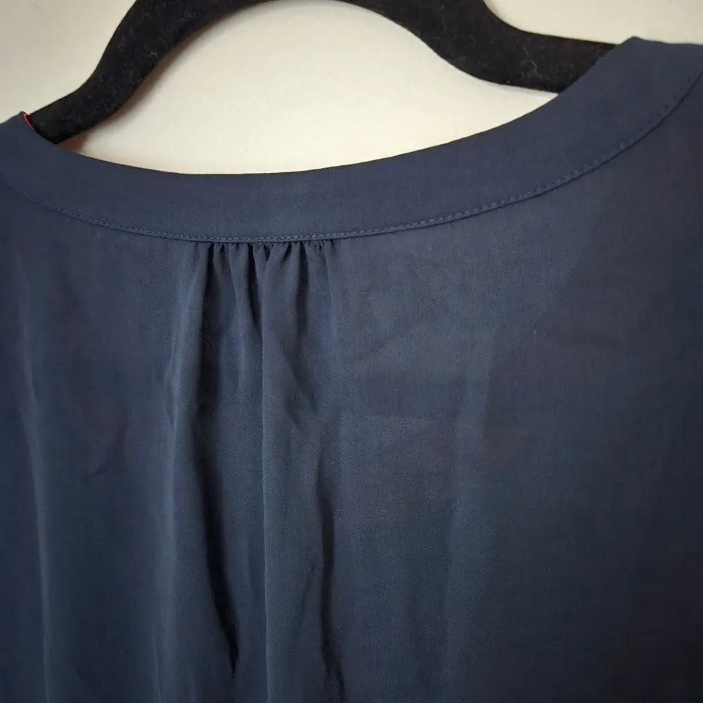 Banana Republic Blouse Short Sleeve Navy Blue Silver Clips Business Casual Light - Image 5