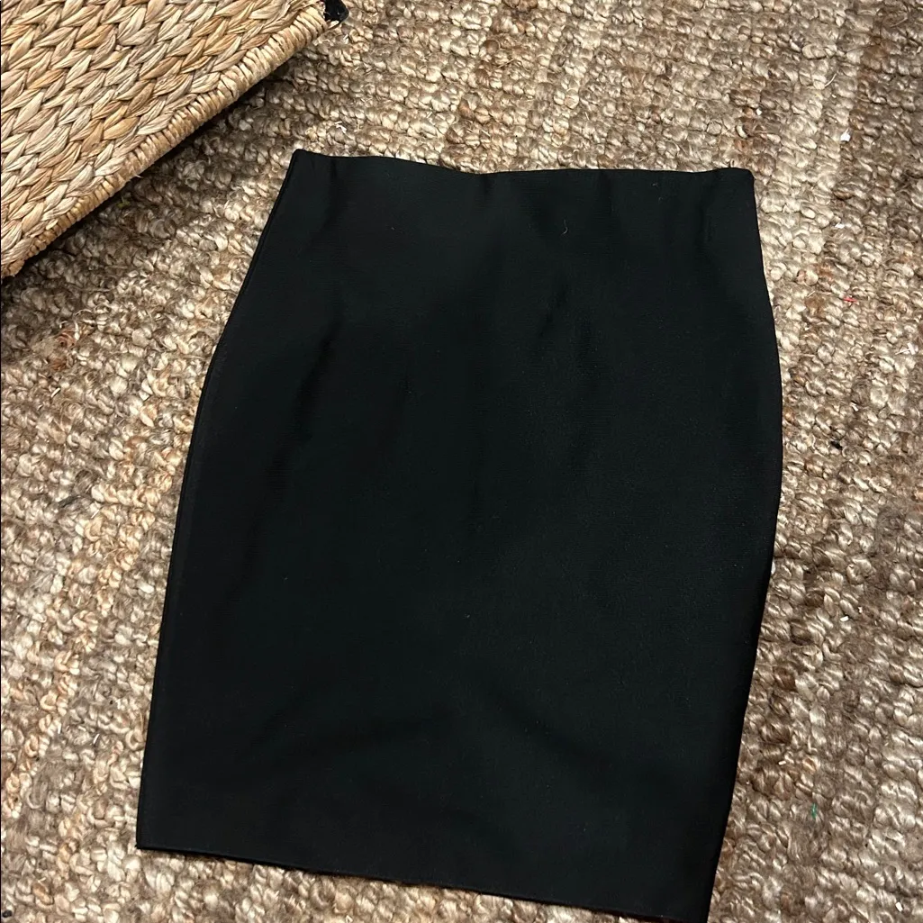 IRIS Black Bandage Mini Skirt Size Small - Image 2