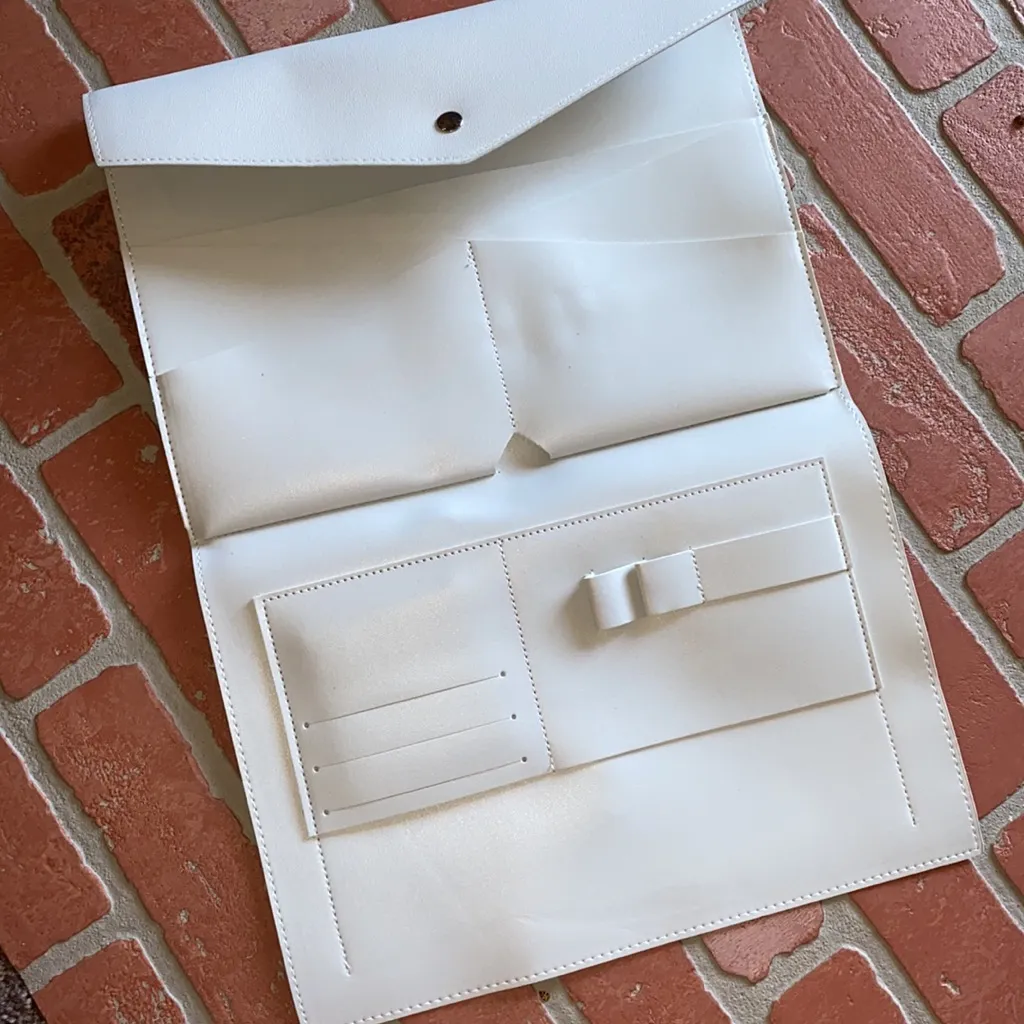 Glass Ladder & Co gray Megan vegan leather portfolio clutch - Image 8