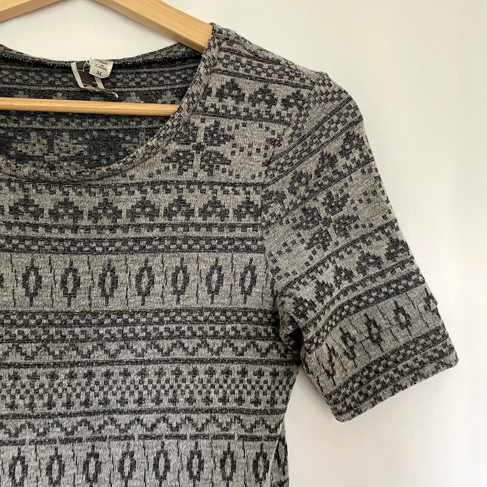 BKE gray geometric short sleeved knit shirt women's size M striped long top - Image 2