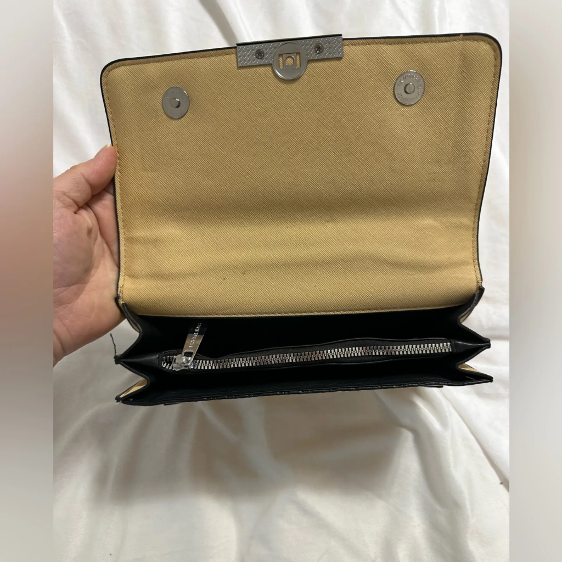 🆕 Michael Kors Signature Crossbody Bag in Gray and Tan - Image 2